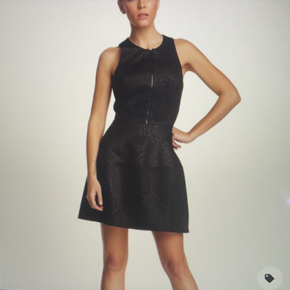laundry by shelli degas black zipper front dress